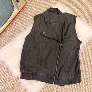Wild Pearl Dark Gray Zippered Vest Small
